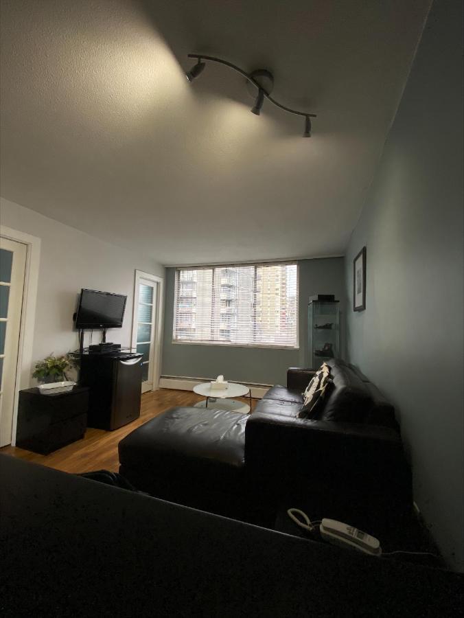 Lovely Condo Vancouver Exterior photo